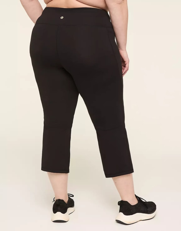 Alternate Photo of model in LIVI leggings