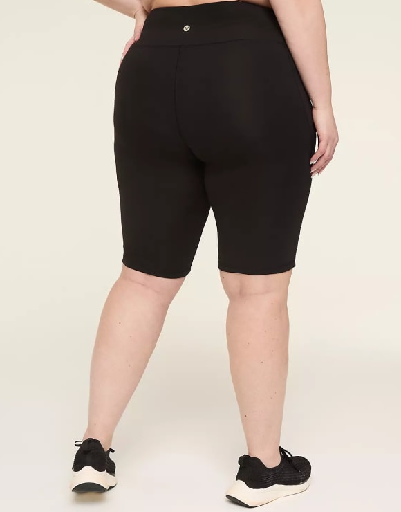 Alternate Photo of model in LIVI leggings