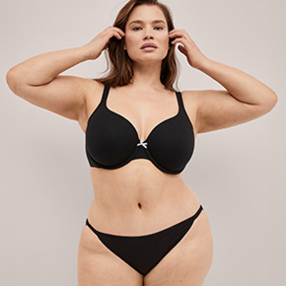 Photo of model in Cacique bikini panties