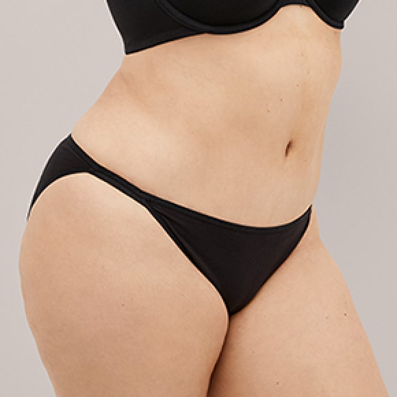 alternate Photo of model in Cacique bikini panties