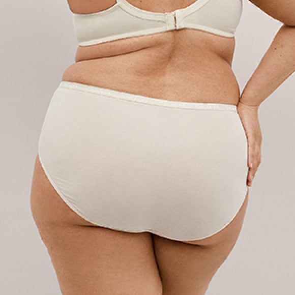 alternate Photo of model in Cacique hipster panties