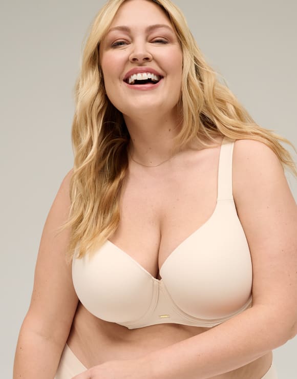 Photo of model in Cacique balconette bra