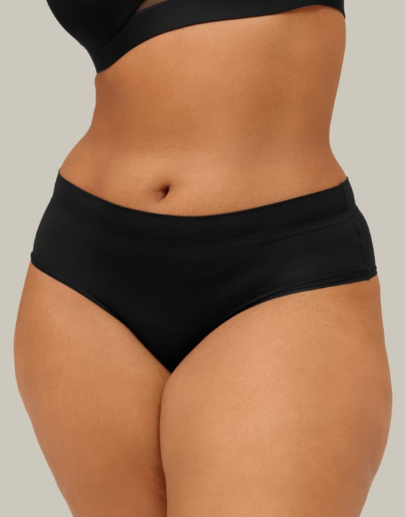 Photo of model in Cacique cheeky panties