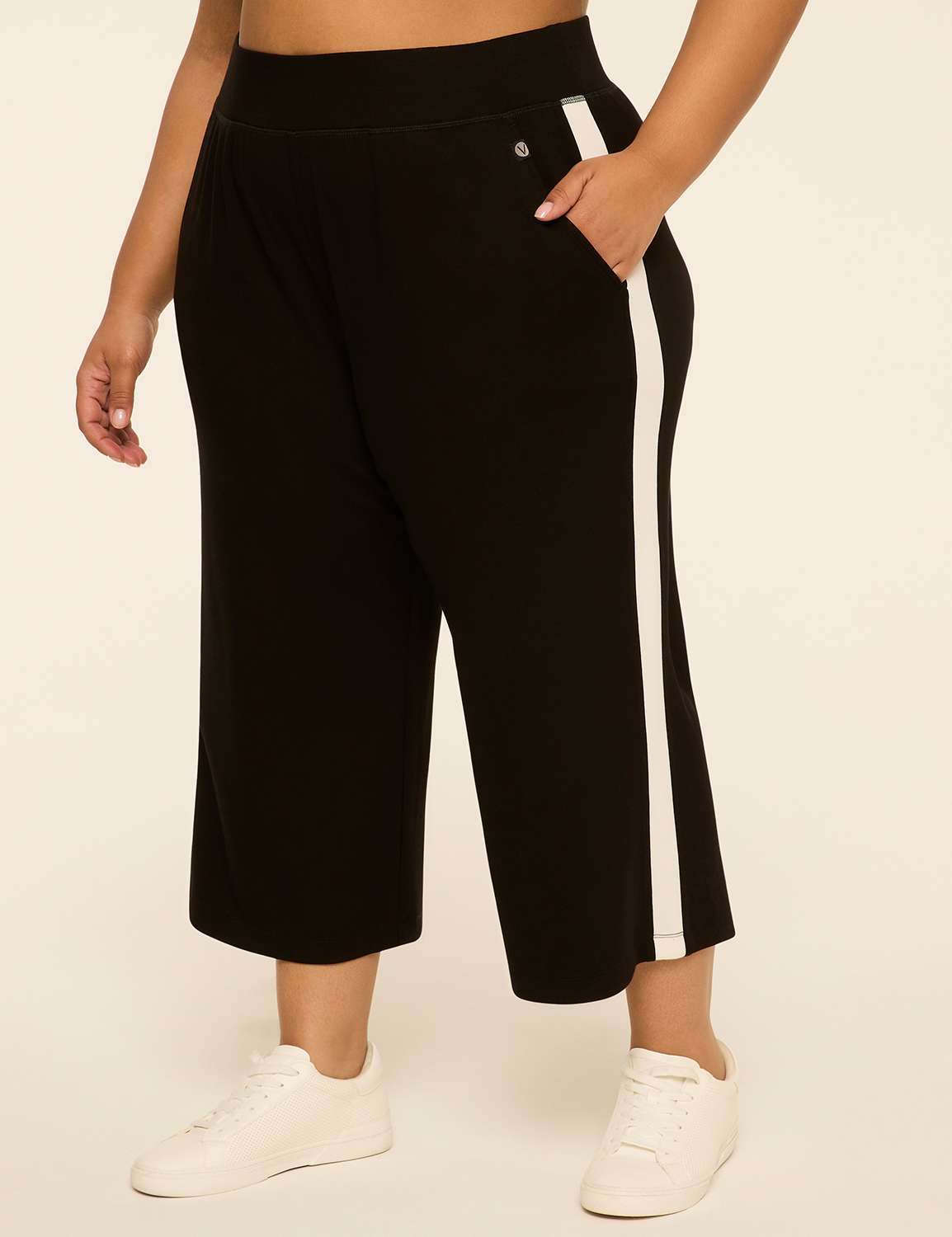 LIVI Journey Relaxed Straight Colorblock Capri
