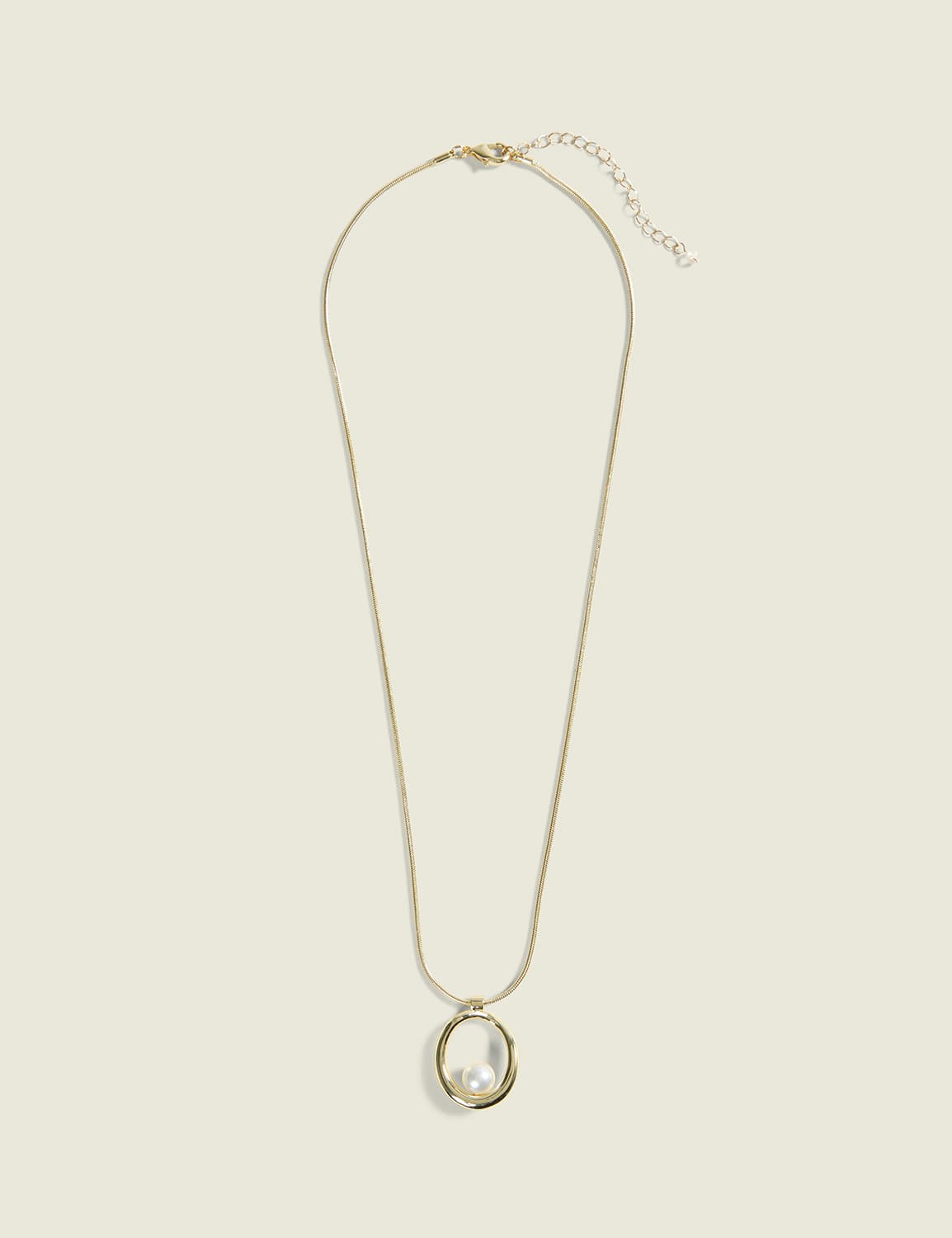 Pearlized Circle Pendant Necklace