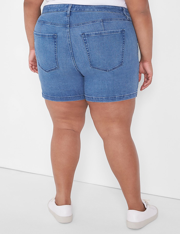 Signature Fit Jean Short
