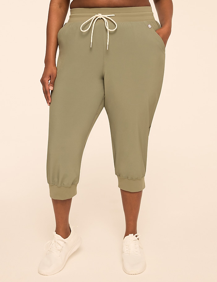 LIVI Stretch Woven Capri Jogger