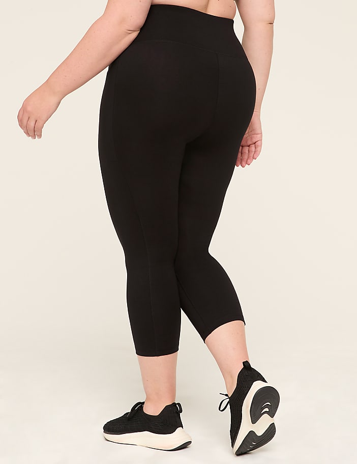 LIVI Smoothing Control Tech Signature Stretch 21" Capri Legging