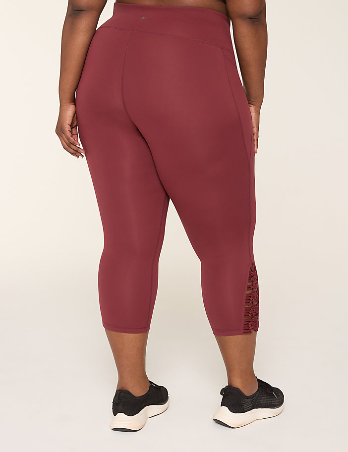 LIVI Soft Macrame-Detail 21" Capri Legging