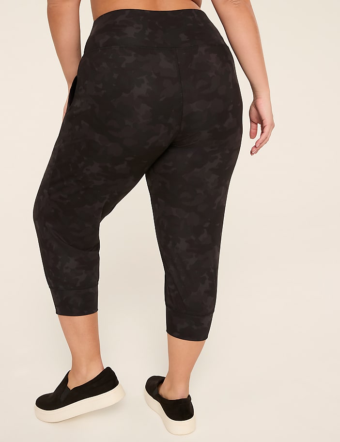 LIVI Soft Mid-Rise Capri Jogger