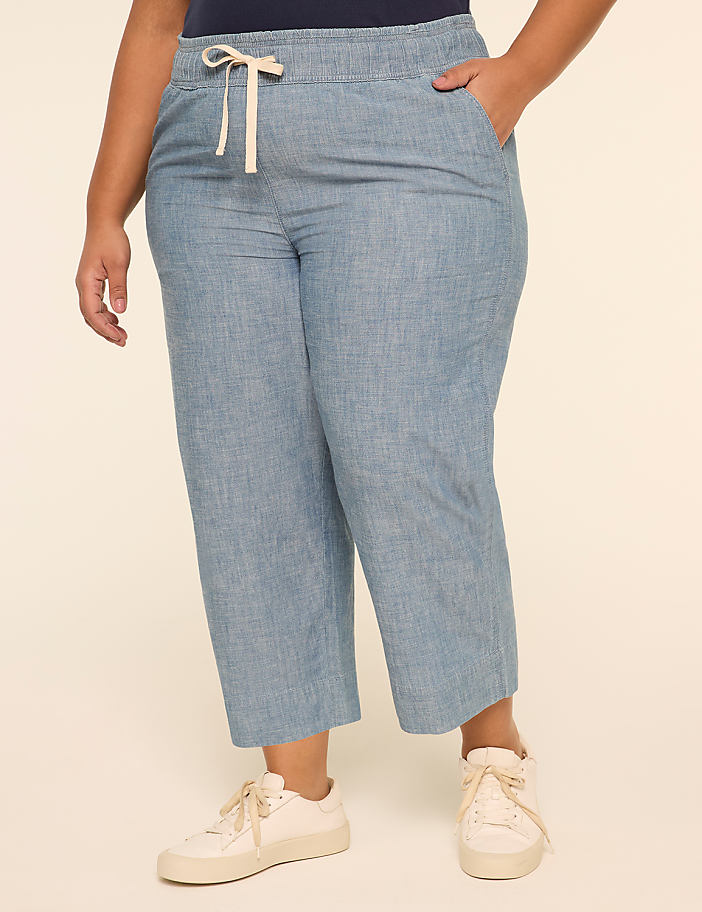 Chambray Pull-On Straight Leg Capri Pant