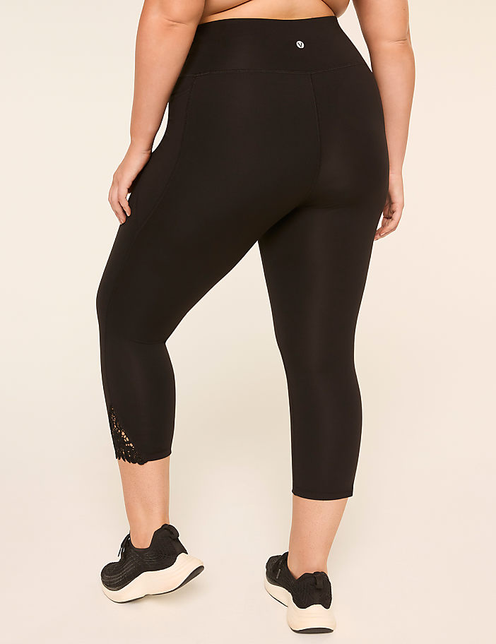LIVI Soft Lace-Detail 21" Capri Legging