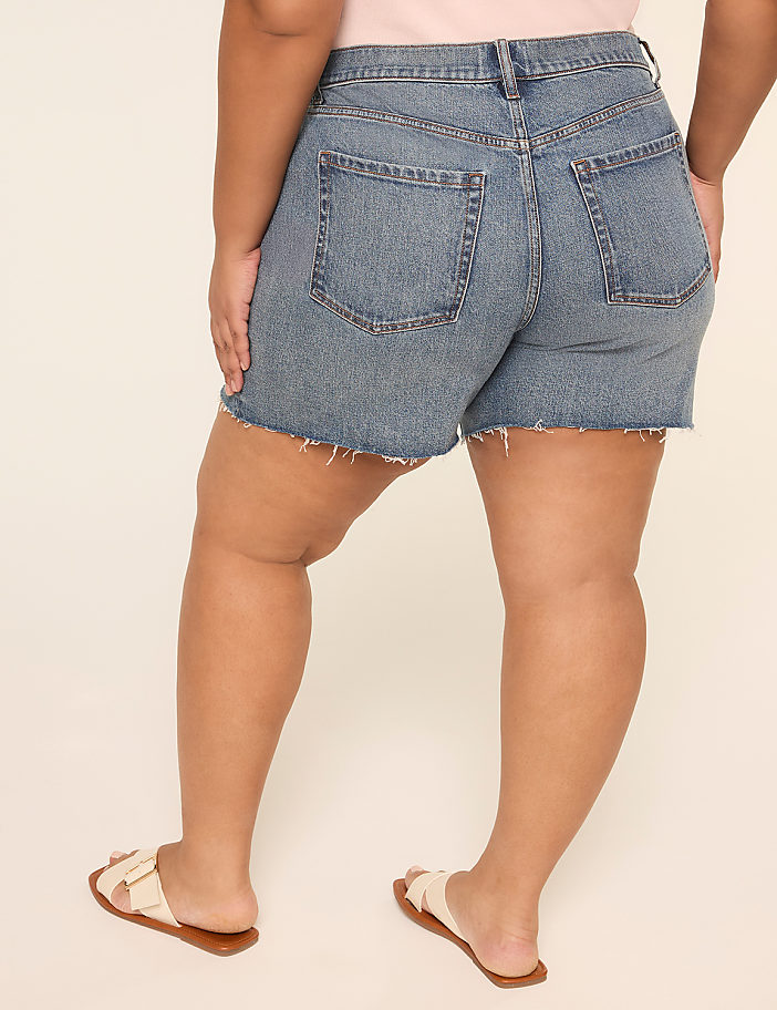 Relaxed 5.5" Short