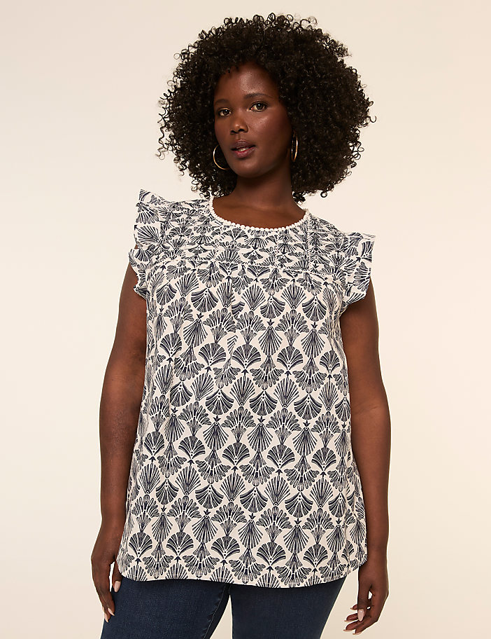 Flutter-Sleeve Pintuck Top