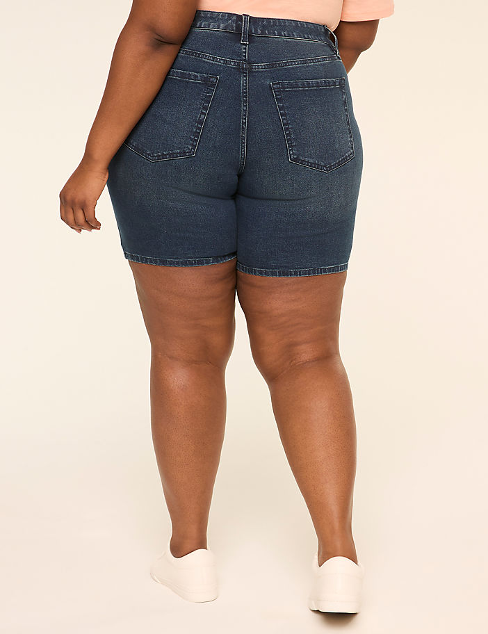 Genius Fitted 7" Bermuda Short