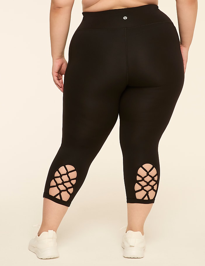 LIVI Soft Macrame-Detail 21" Capri Legging