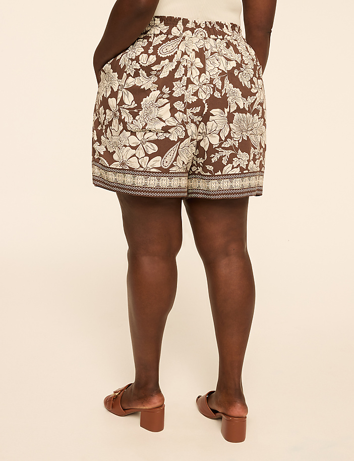 Printed Relaxed Pull-On 5.5&rdquo; Short
