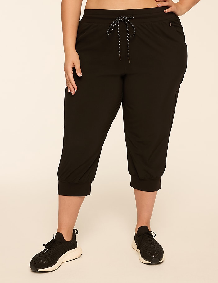 LIVI Stretch Woven Capri Jogger