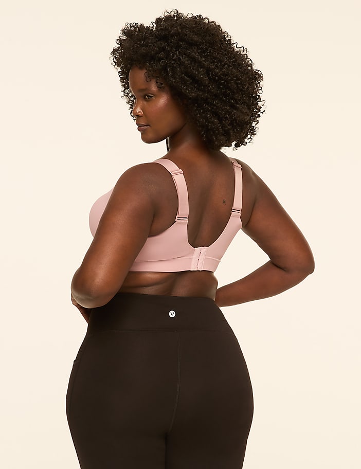Cacique Totally Smooth Medium-Impact Wireless Sports Bra