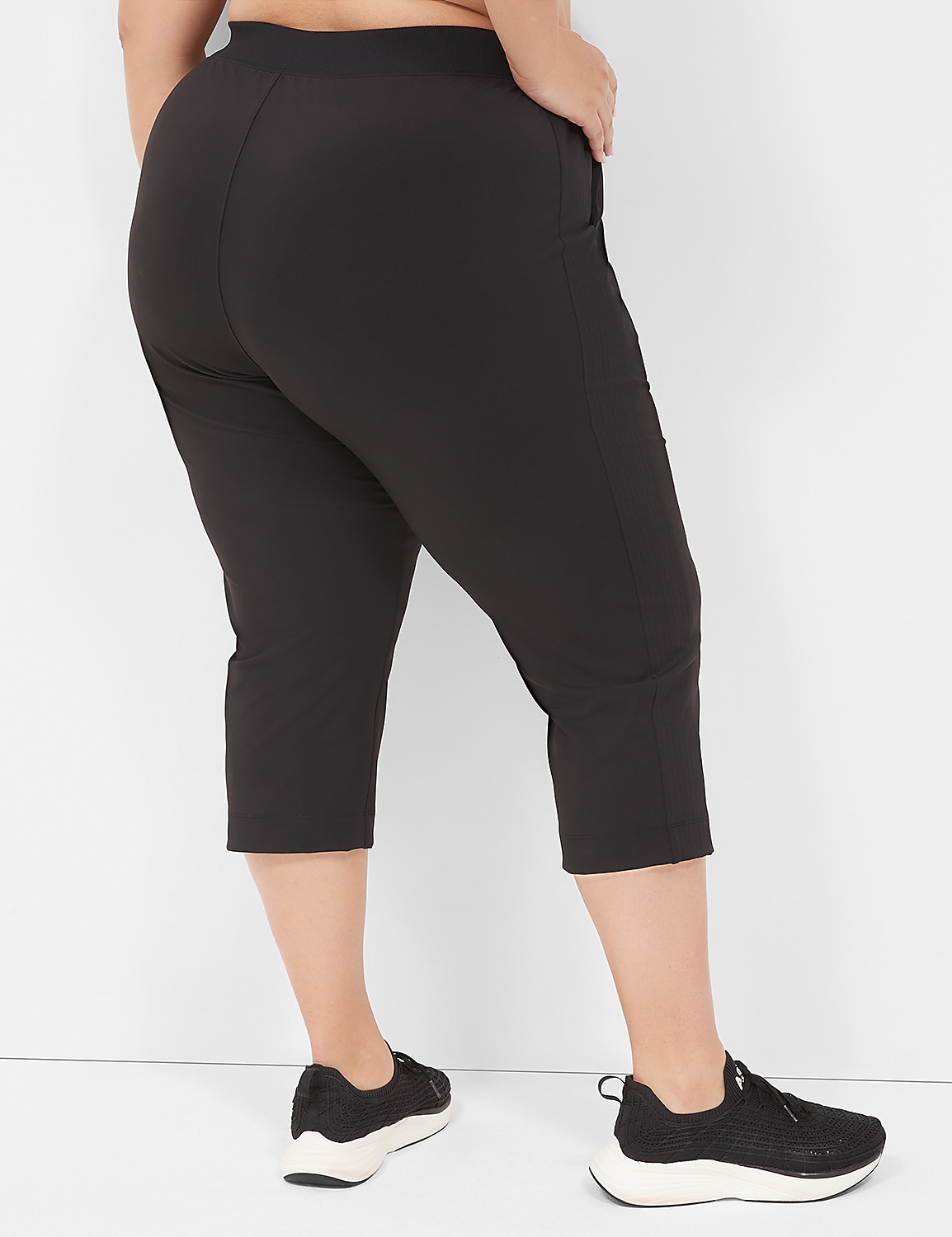 LIVI Knit Capri Trouser Product Image 2