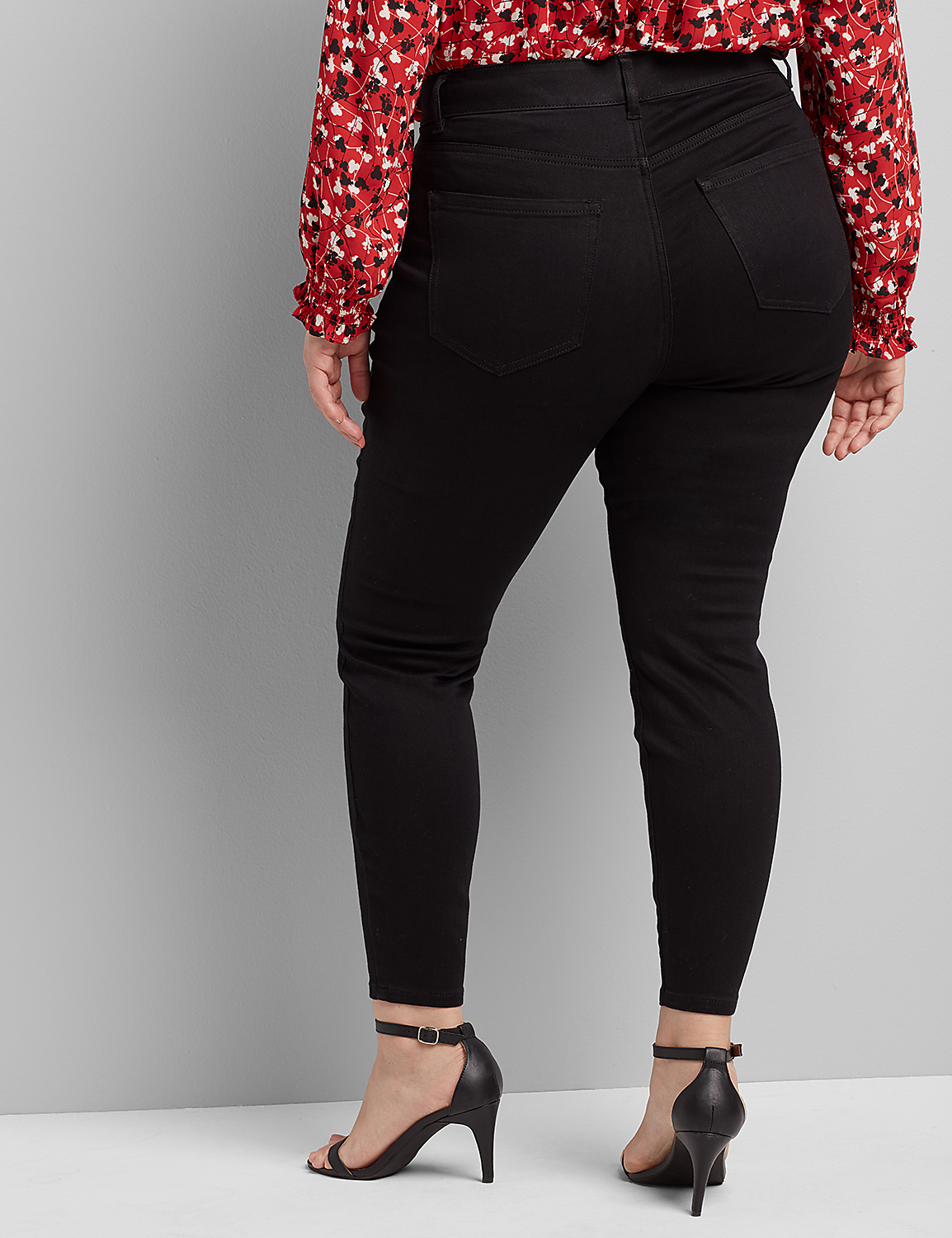No-Gap Curvy Fit High-Rise Skinny Jean Product Image 2