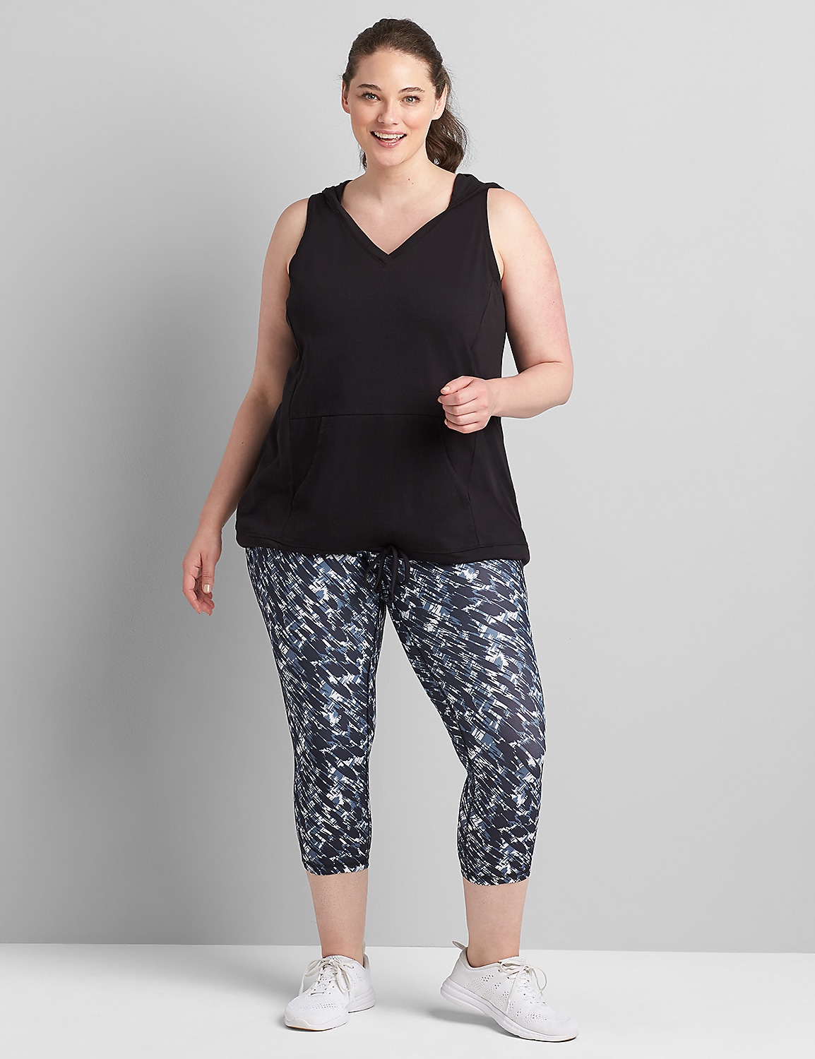 LIVI High-Rise Wicking Capri Legging Product Image 3