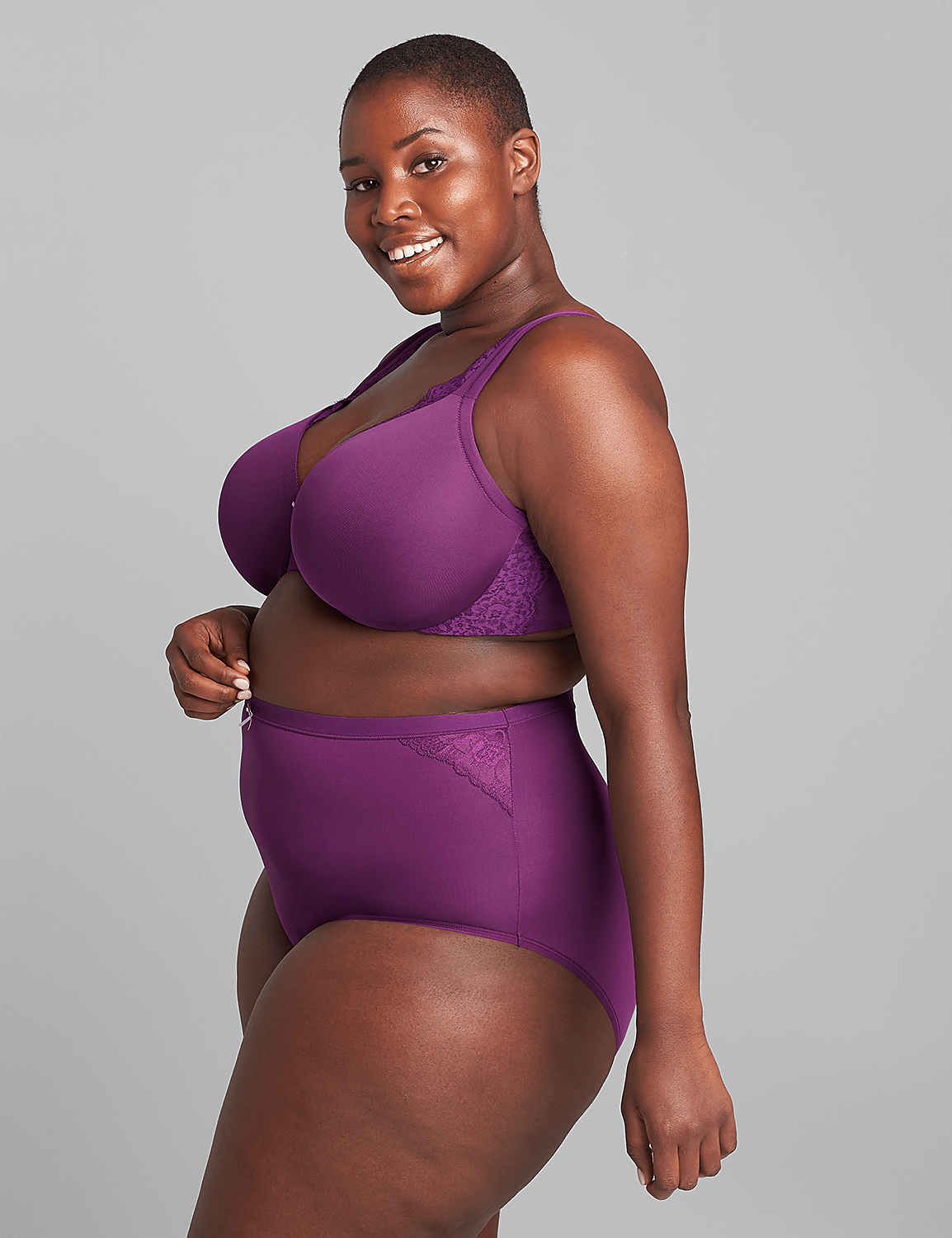 Smooth Lightly Lined Full Coverage Bra with Lace Trim Product Image 4