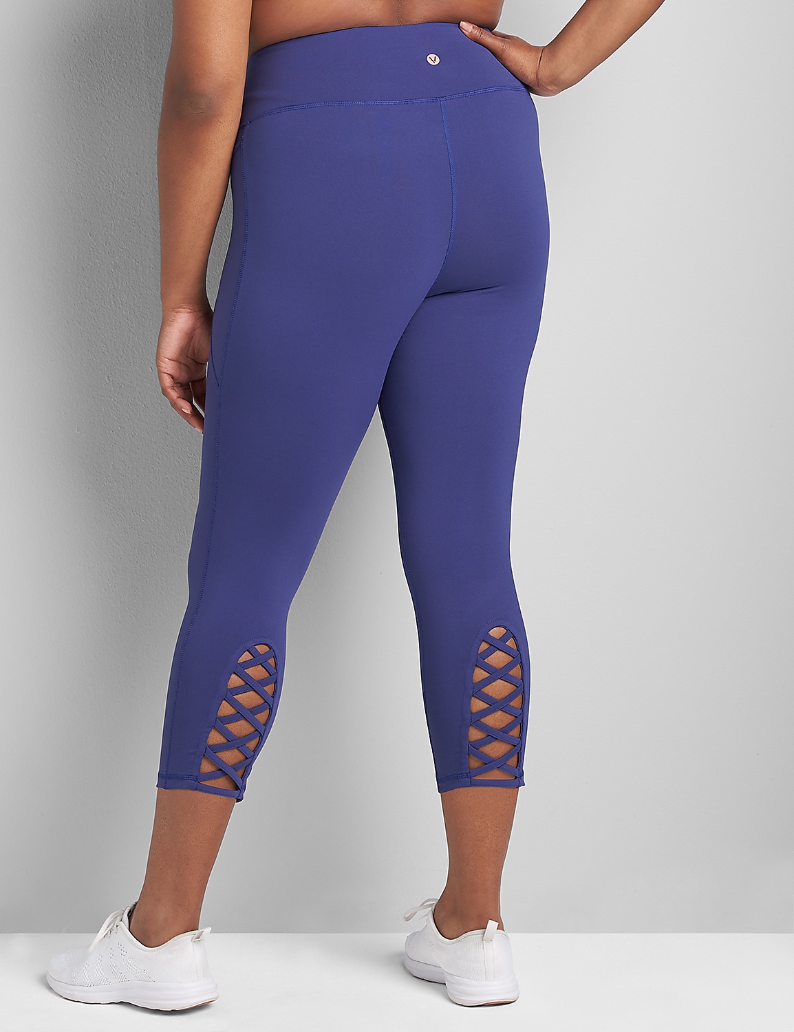 LIVI High-Rise Wicking Capri Legging with Pockets - Hem Detail Product Image 2