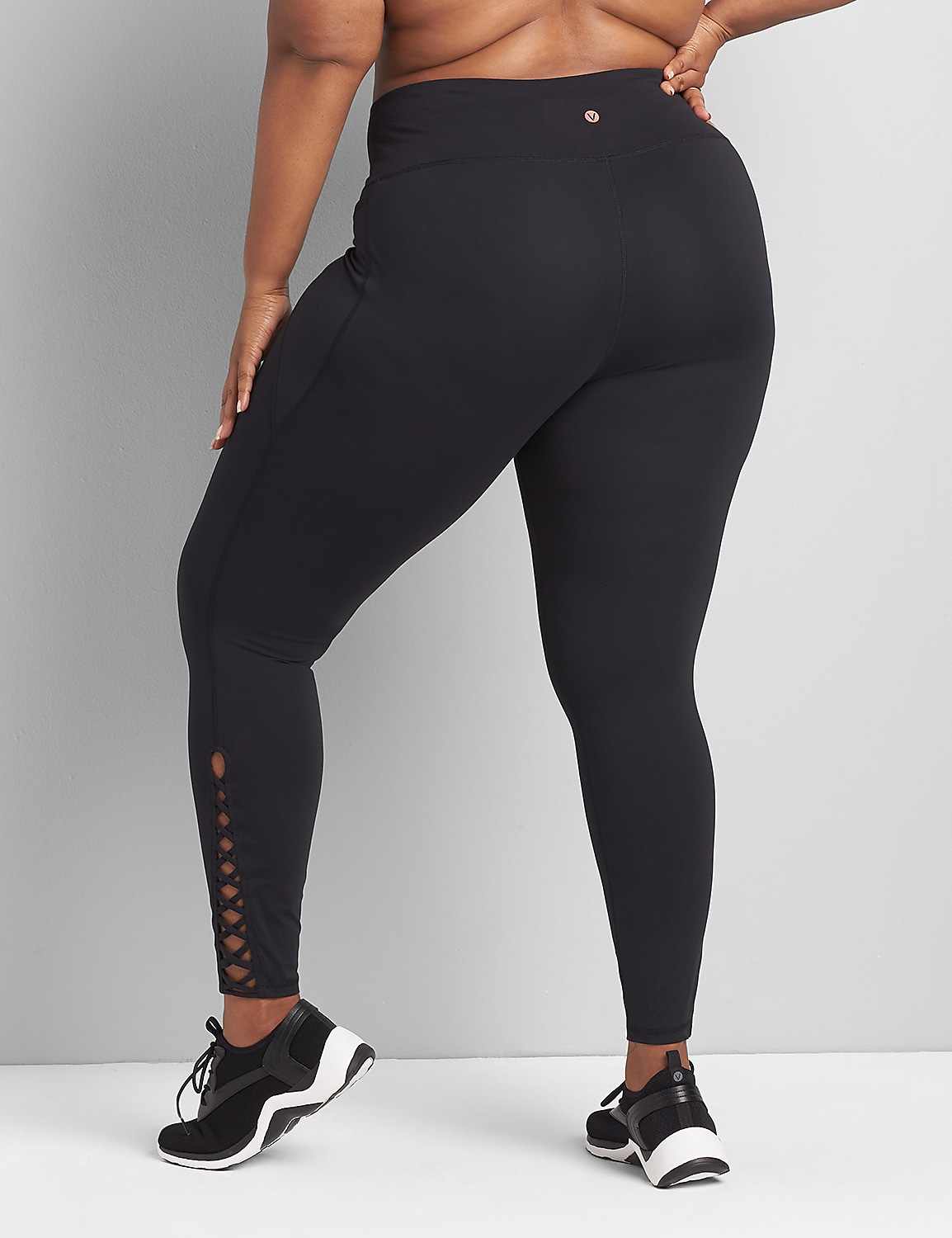 LIVI High-Rise LIVI Soft 7/8 Legging With Pockets Product Image 1