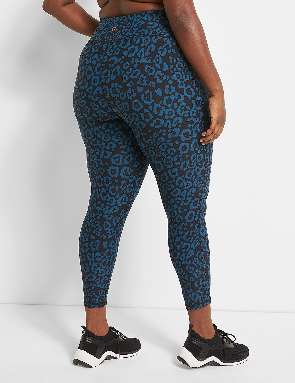 LIVI High-Rise Wicking 7/8 Legging With Pockets Product Image 2