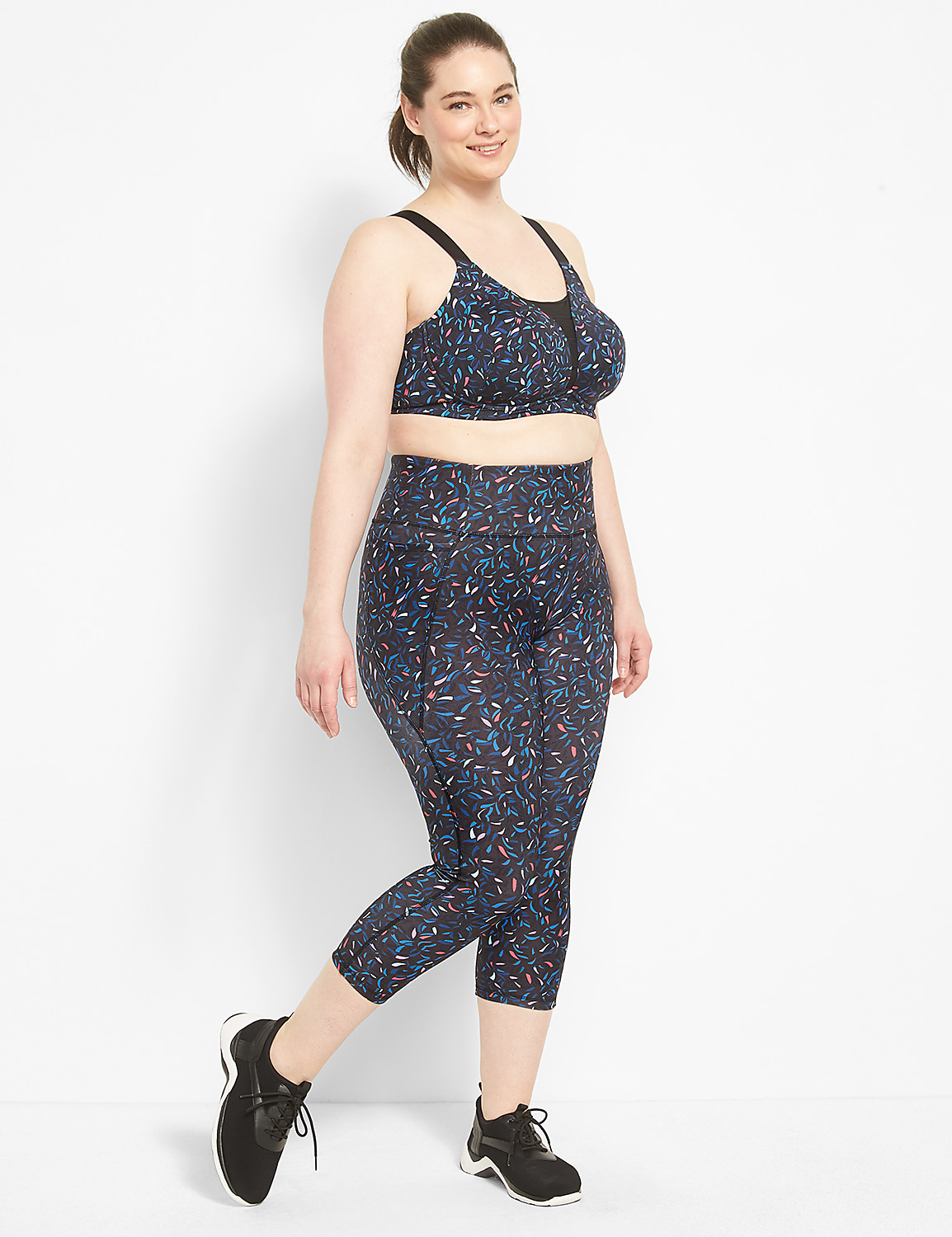 LIVI High-Rise Wicking Capri Legging Product Image 3