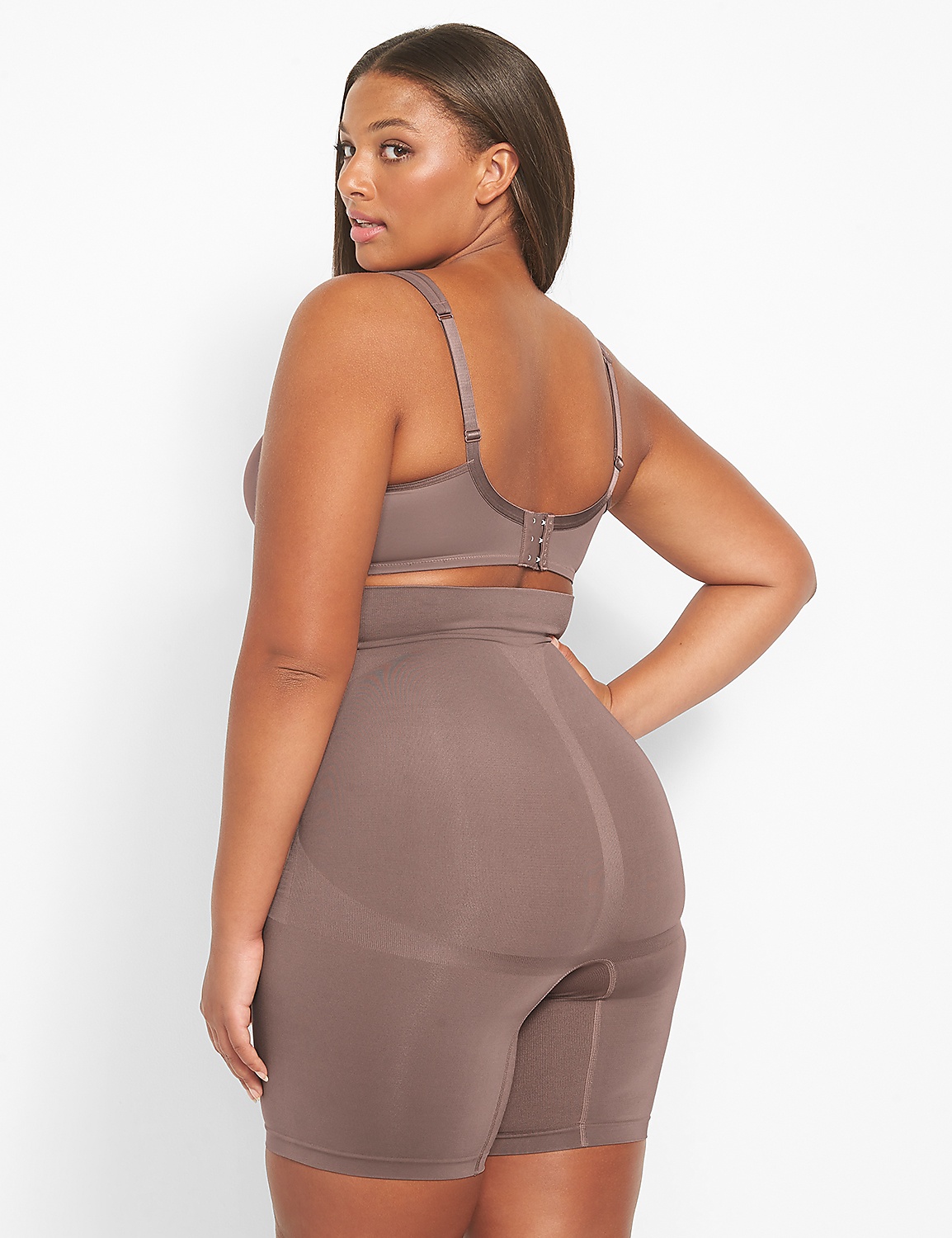 Medium Shaping Ultra High-Waist Short Product Image 2