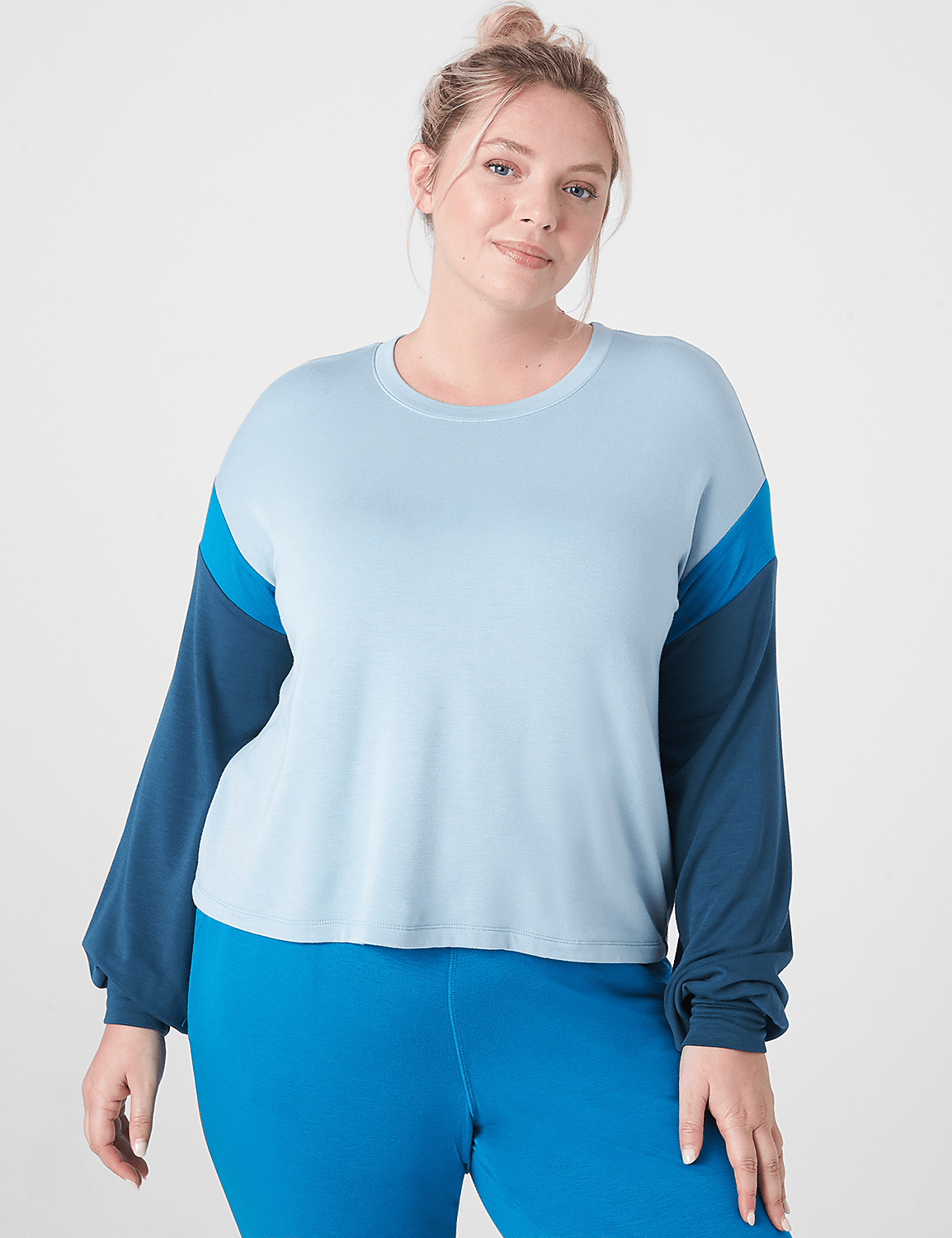 LIVI CozySoft Long-Sleeve Crew-Neck Sweatshirt - Colorblock | LaneBryant