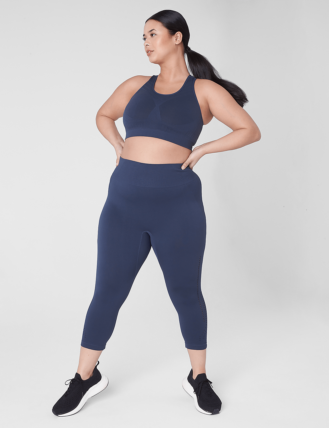 LIVI Wireless Medium-Impact Seamless Sports Bra Product Image 3