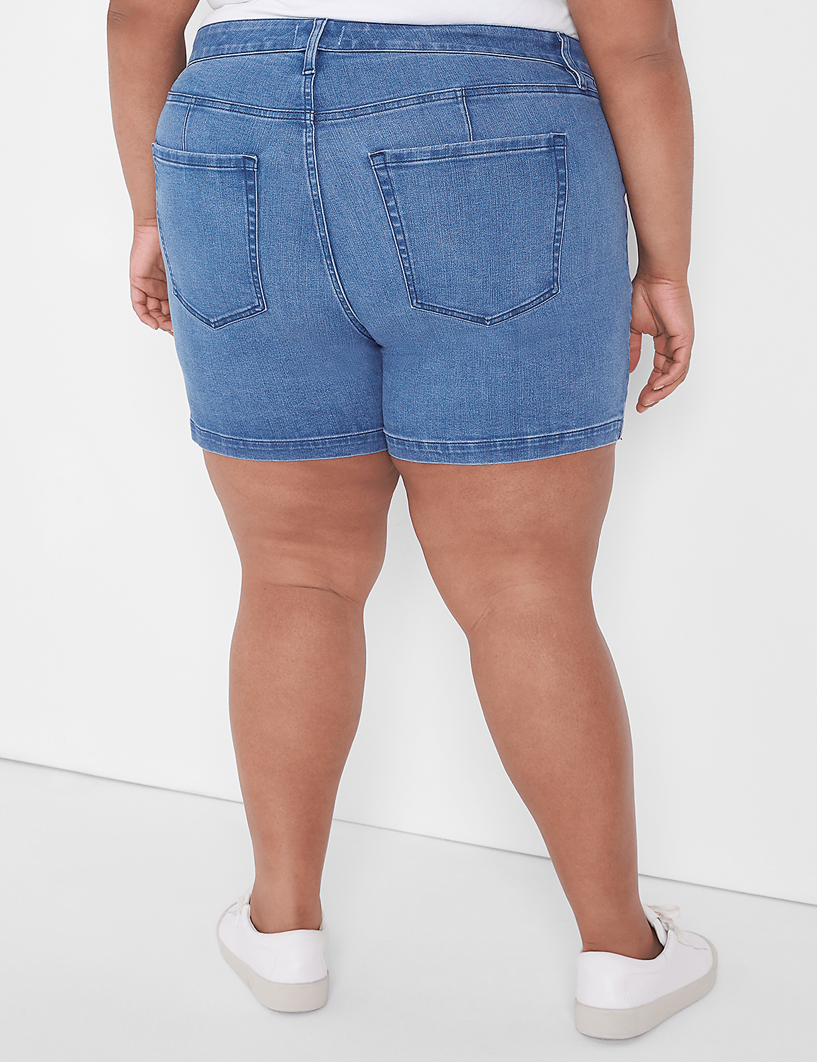 Signature Fit Jean Short Product Image 2