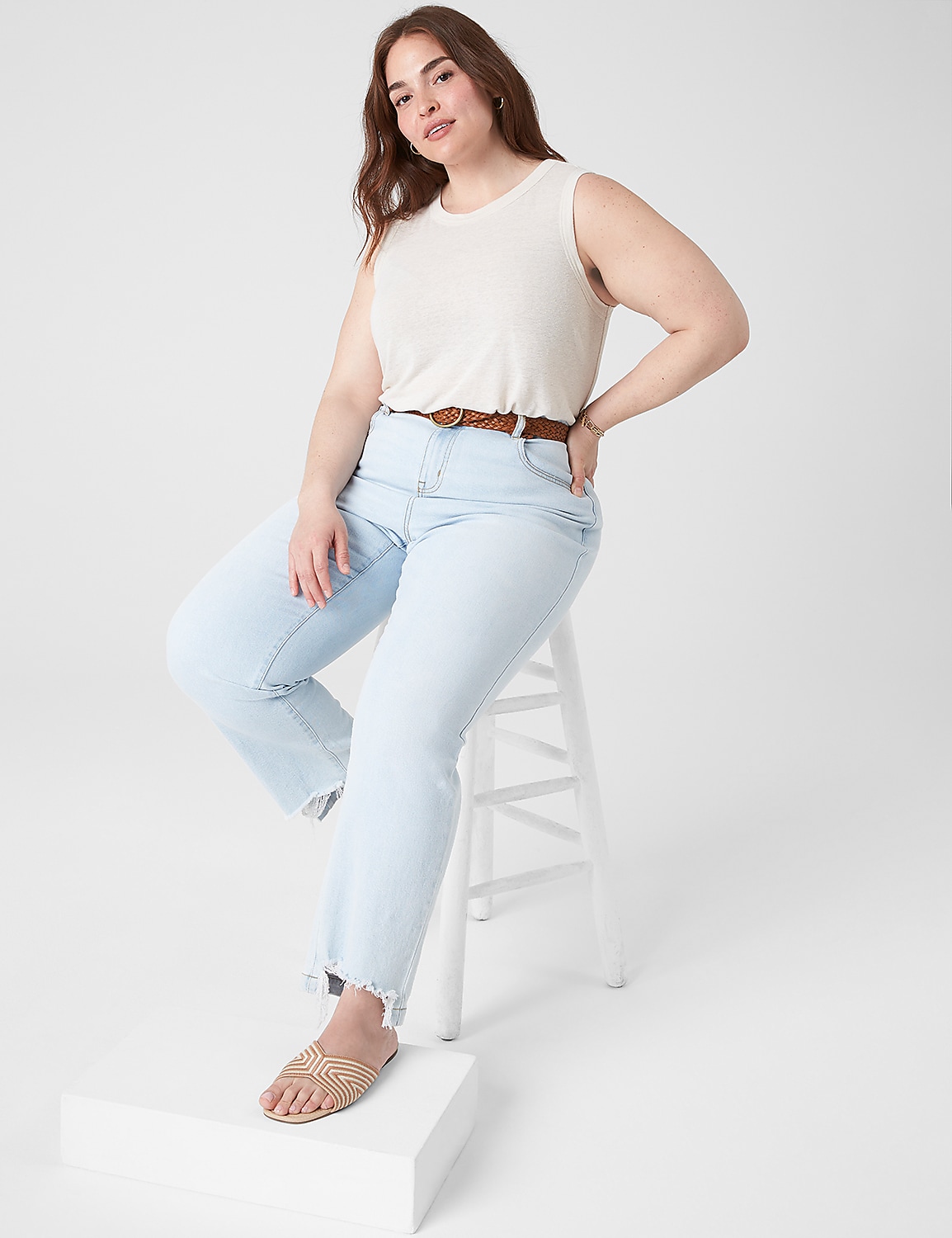 Crew-Neck Linen Tank Product Image 3