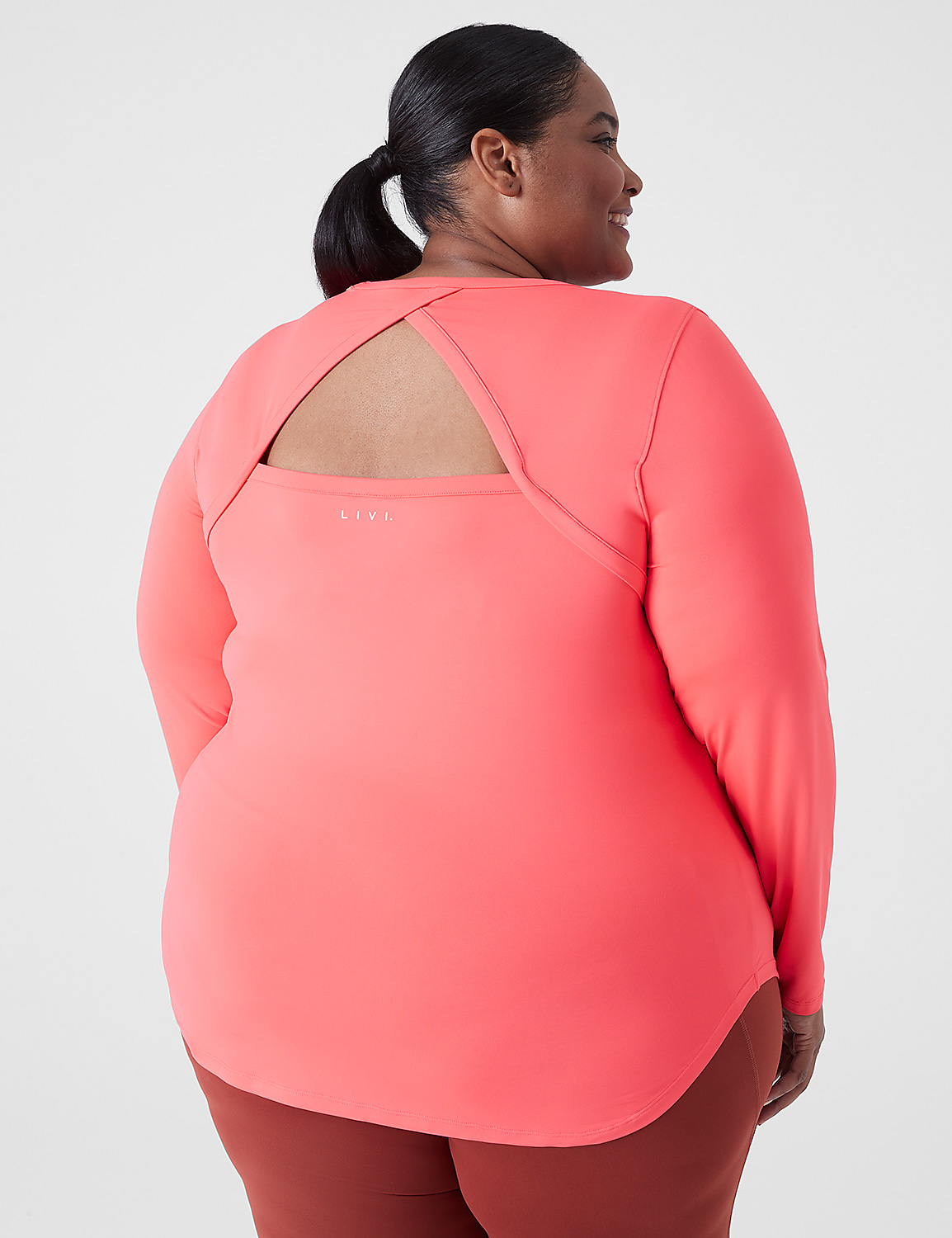 LIVI Wicking Cut-Out Back Top Product Image 2