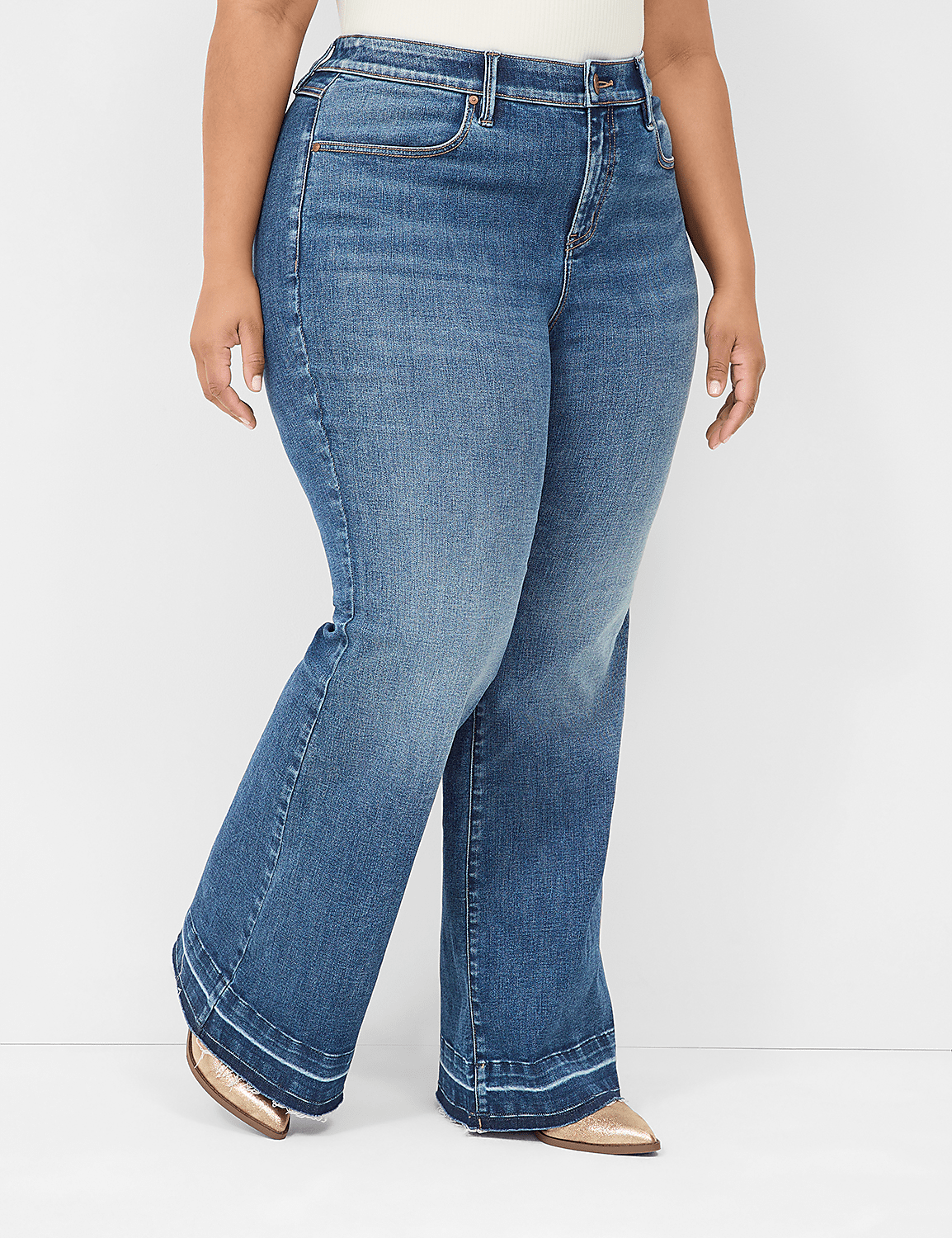 Signature Fit Raw-Hem Flare Jean Product Image 1