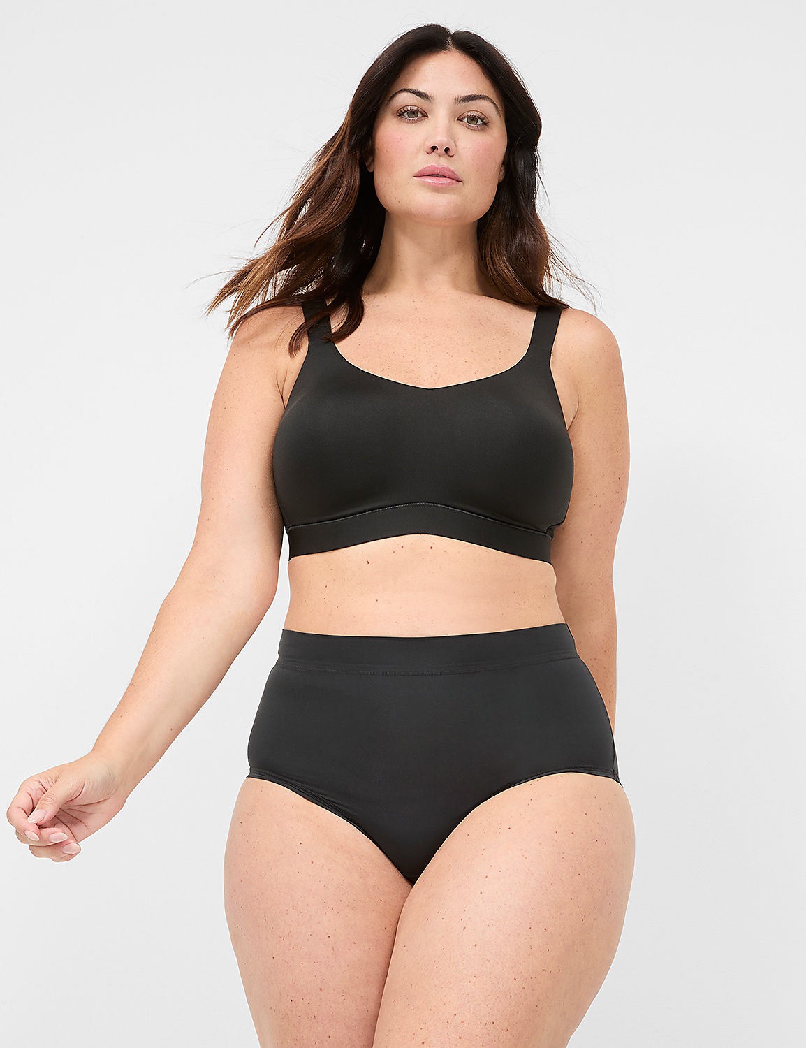 Comfort Bliss&reg; No-Wire Lightly Lined Scoop-Neck Bra Product Image 1