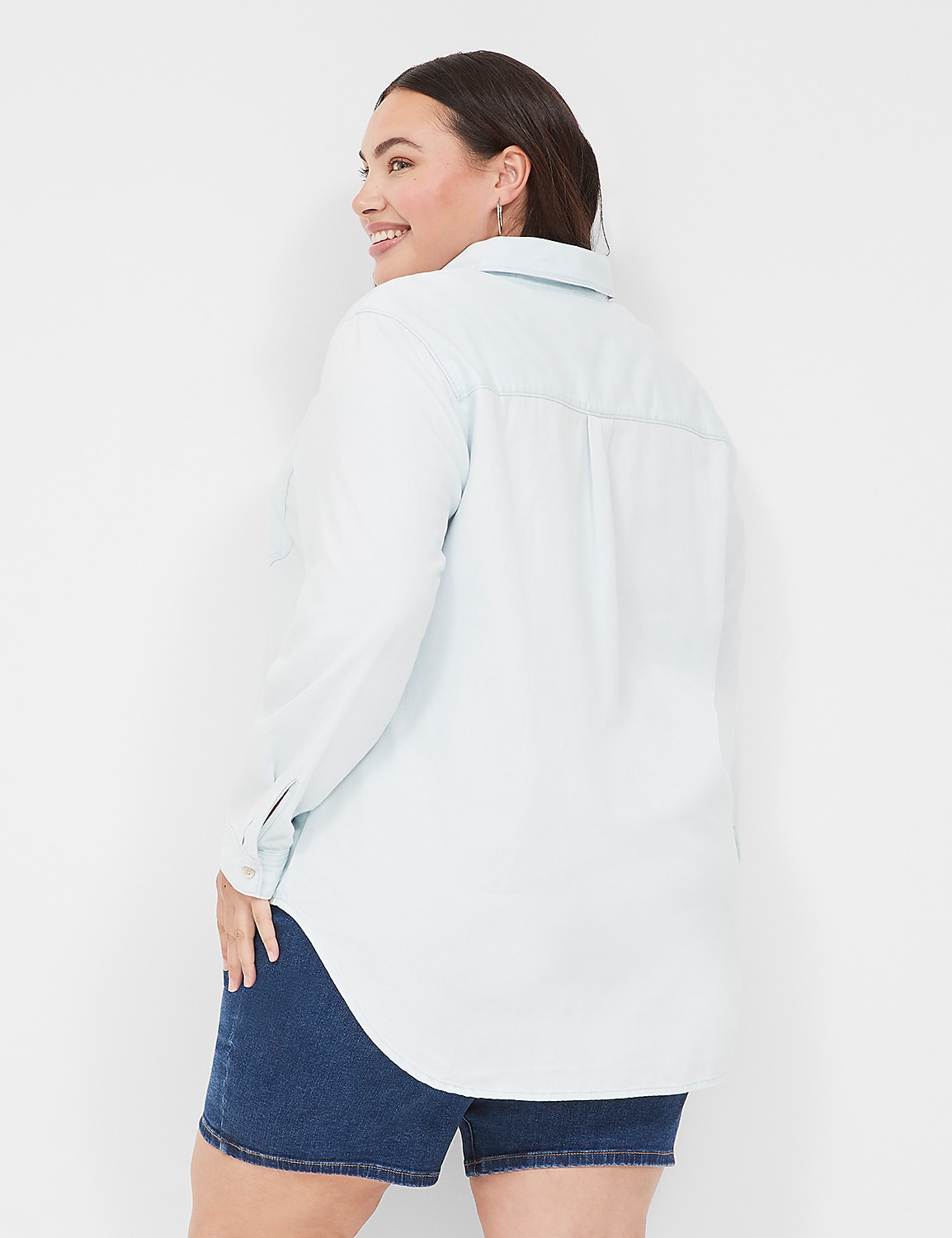 Long-Sleeve Button-Front Denim Boyfriend Shirt Product Image 2