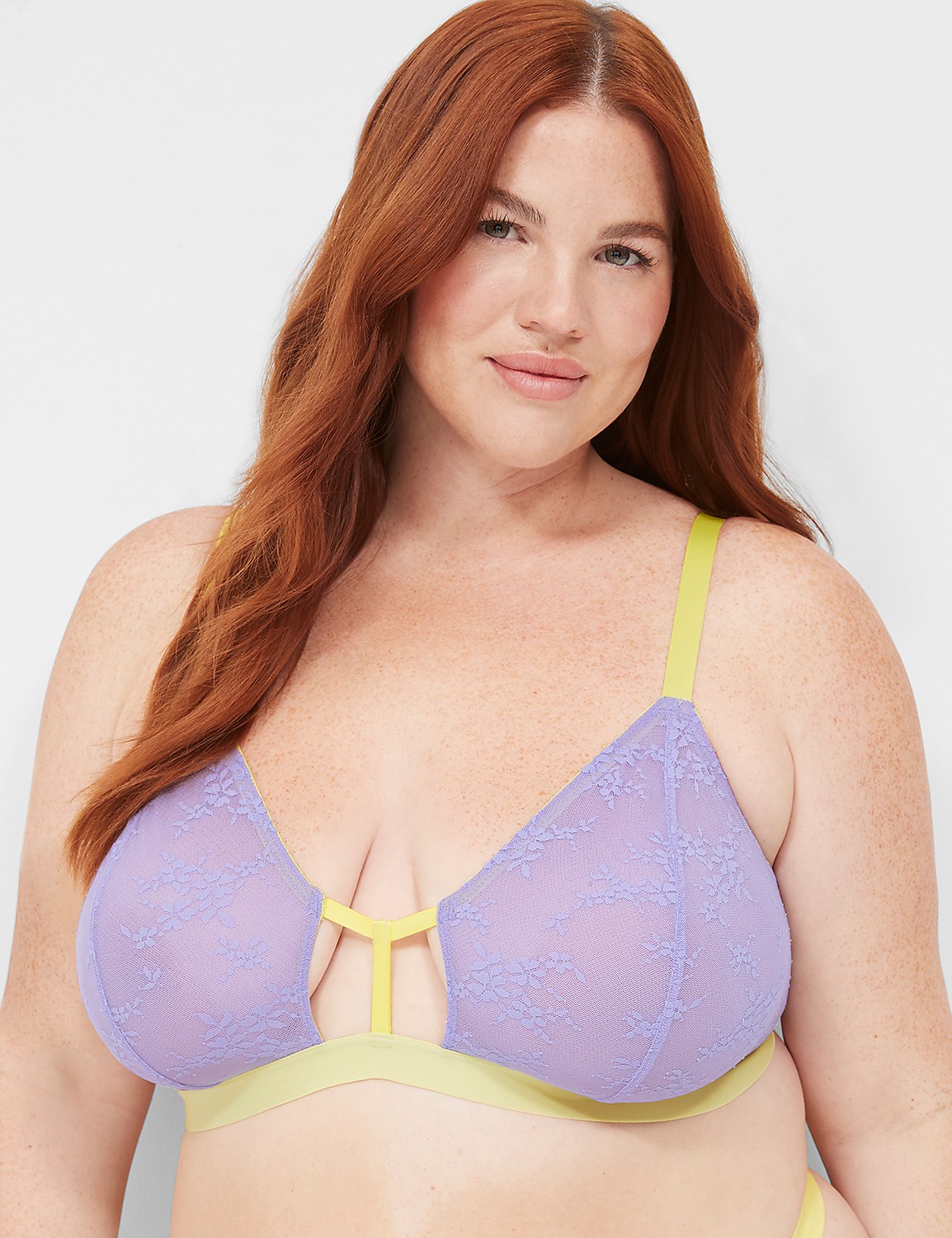 Delicate Lace Peek-A-Boo No-Wire Bra Product Image 4