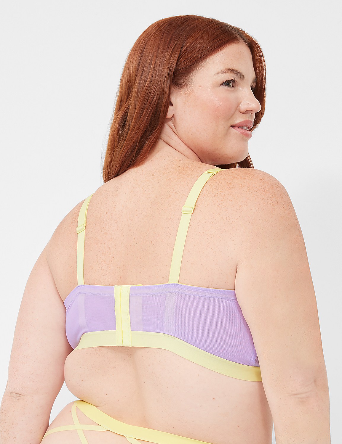 Delicate Lace Peek-A-Boo No-Wire Bra Product Image 2