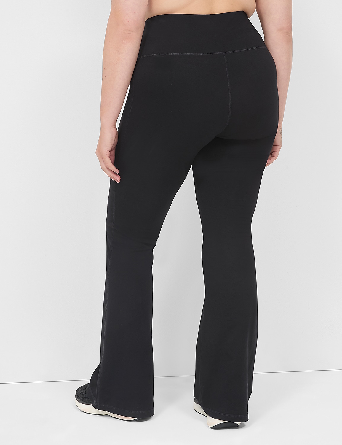 LIVI Smoothing Control Tech Signature Stretch Flare Legging Product Image 2