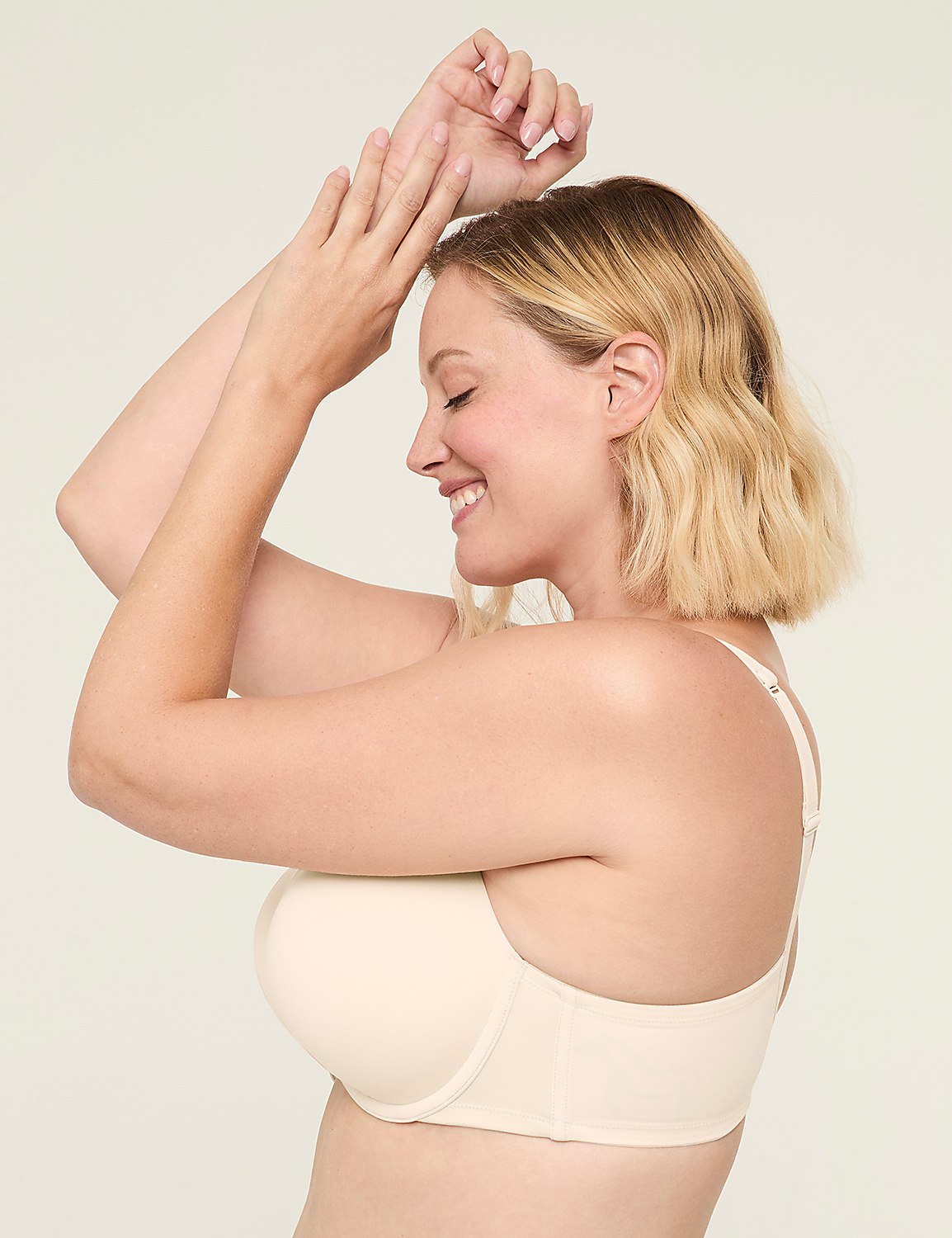 Smooth Boost Plunge Bra Product Image 3