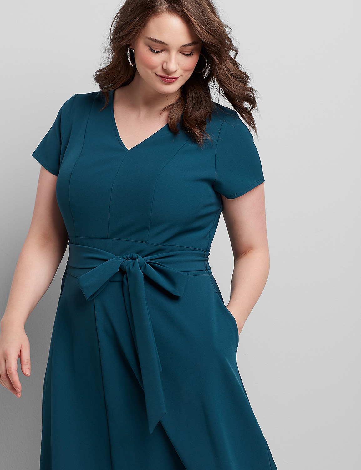 1118025  Lena Short Sleeve Vneck Fit and Flare Dress:Moody Jade CSI 0503066:12 Product Image 3