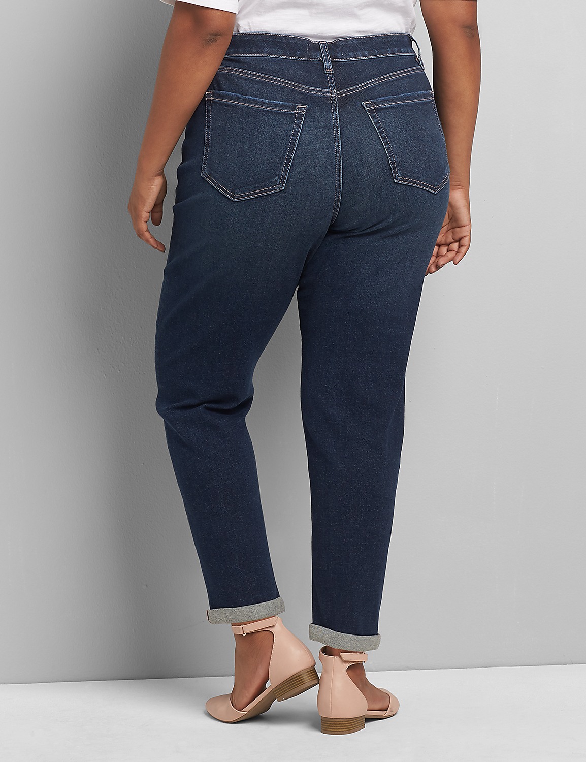 SIGNATURE MID RISE BOYFRIEND - THINK PINK WASH 1118374:Dark Denim:18 Product Image 2