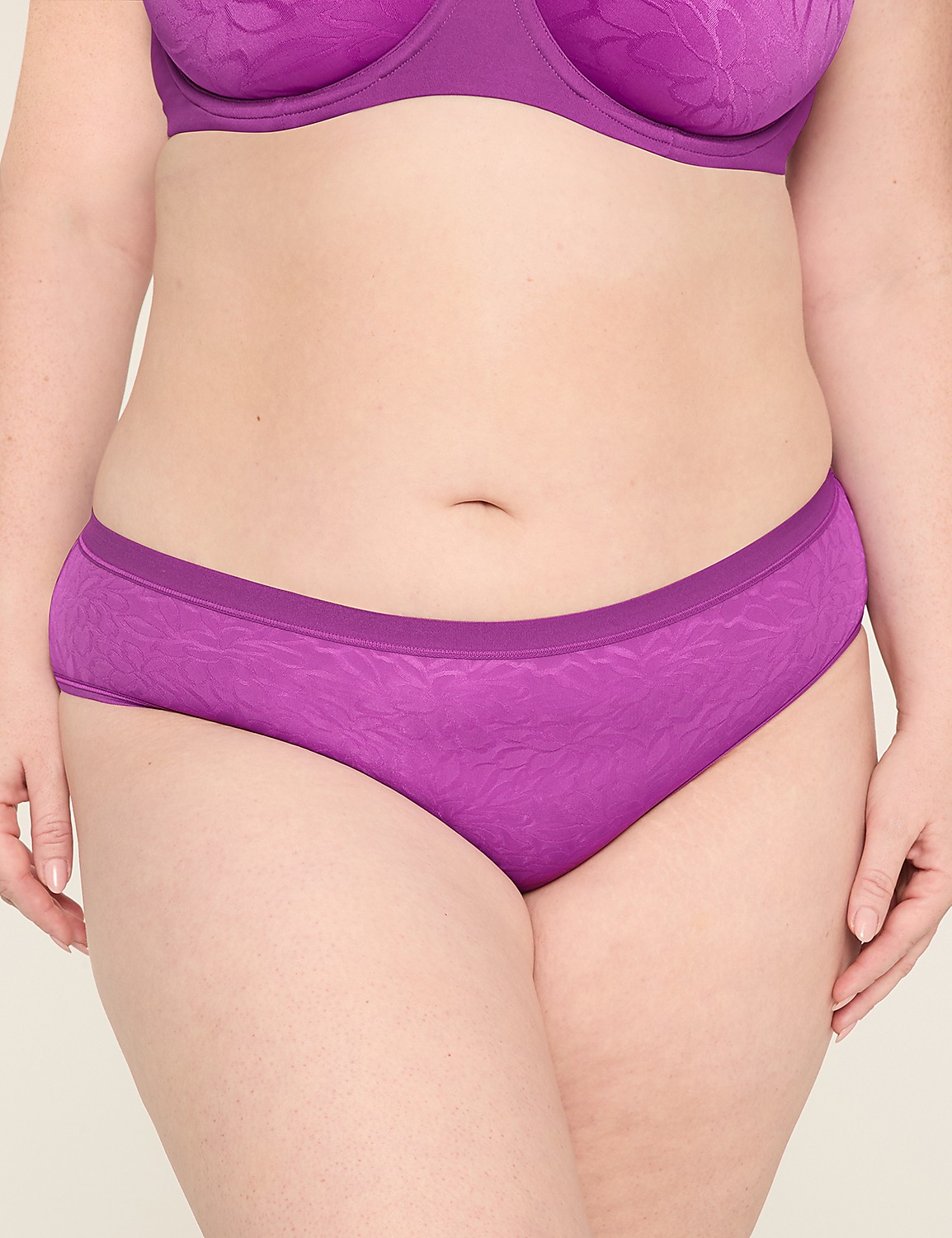 No-Show Hipster Panty With Textured Lace Product Image 1