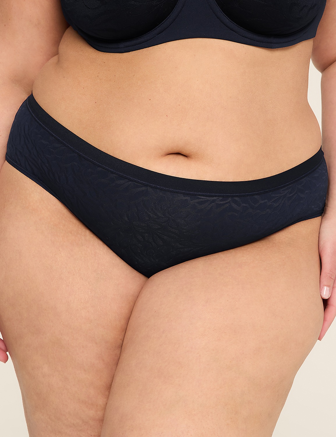 No-Show Hipster Panty With Textured Lace Product Image 1