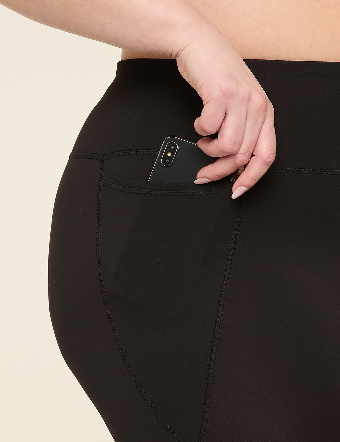 LIVI Soft 21" Capri Legging Product Image 3