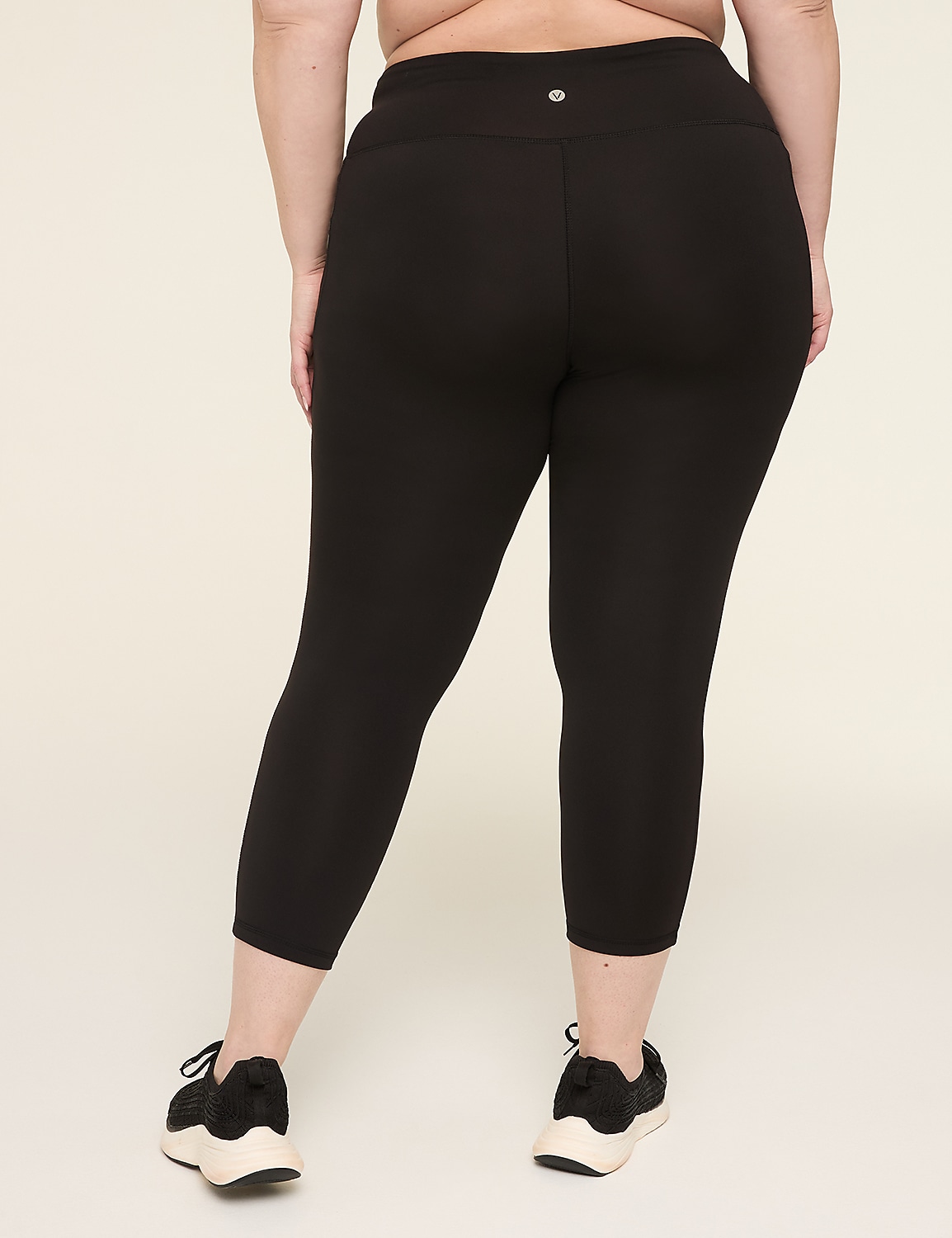 LIVI Soft 21" Capri Legging Product Image 2